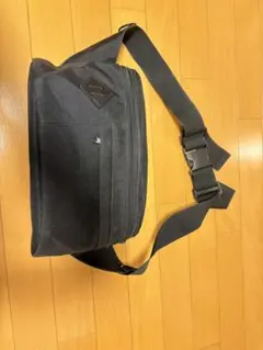 ブラックボディバッグ・ウエストポーチ