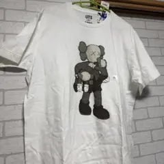 新品未使用品!! UNIQLO KAWS Tシャツ ホワイトのサムネイル