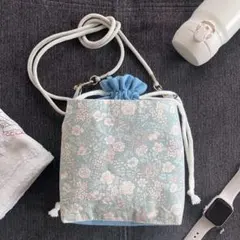 優しいグリーンの小花柄巾着ポシェット