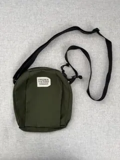 フレドリックパッカーズ　ショルダーバッグ　カーキ