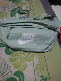 展示品　NIKE　ボディバッグ