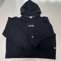 ブラック パーカー