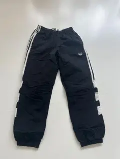 adidas ブラック ボトムス