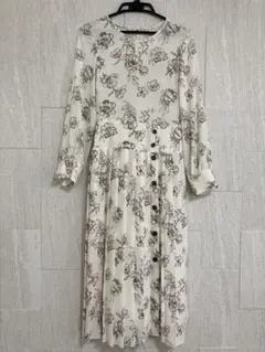 花柄長袖ワンピース　Andemiu