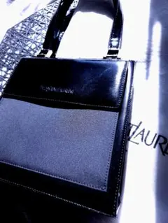 Yves Saint Laurent ショルダーバッグ 黒