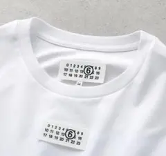 新品 MM6 KIDS Tシャツ M61022 MM04I M6100 16Y 新品 MM6 KIDS Tシャツ M61022 MM04I M6100 14Y - メルカリ