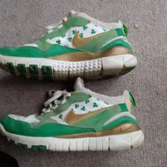 NIKE ACG Free 5.0 スニーカー クローバー柄のサムネイル