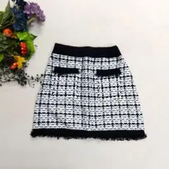 ZARA　白と黒のミニスカート総ゴム フリンジ付き　USA→M 日本→M、Ｌ相当