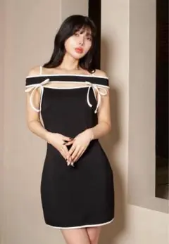 ダーリッチオフショルダーリボン付きブラックワンピース
