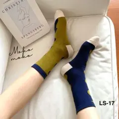 ︴ウェーブ柄 ソックス 北欧風 レディース 靴下 アート柄 カーキ 紺 dg6