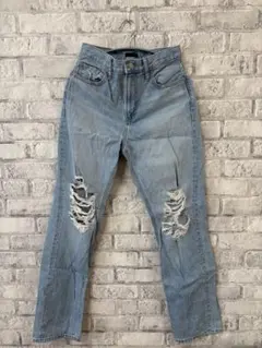 UNIQLO ダメージ加工 ライトブルージーンズ