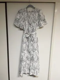 GRL / 花柄フレアスリーブワンピース