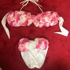 チュアンピサマイ　花　水着　ビキニ