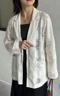 新品タグ付 Thevon ゼヴォン 花柄 レーステーラードジャケット