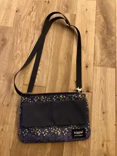 Item thumbnail for item 1648c97f-33be-447e-a43a-25a67273830a