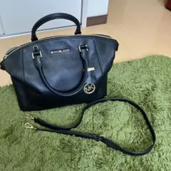 MICHAEL KORS ブラックレザーショルダーバッグ