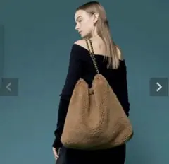 美品♡ヴィオラドーロ　エコムートンチェーンショルダートート　エルモ　Lサイズのサムネイル