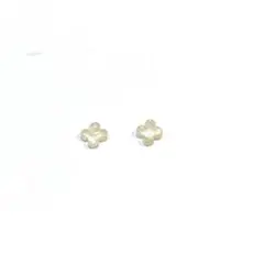 No.3553 小ぶり小さいお花　ハンドメイドピアス