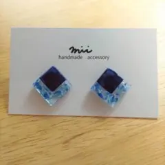 No.335 ドライフラワー スターフラワー ピアス スクエア レジン 青