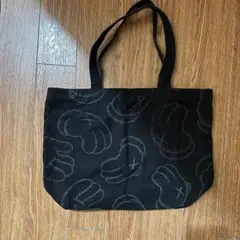 Uniqlo KAWS Hands Tote Bagのサムネイル