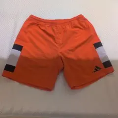 adidas THREE STRIPES オレンジショートパンツ XL