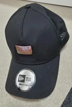 New Era メタルプレートブラックキャップ
