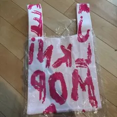 新品タグ付き　HUNDRED 英字　ニットバッグ ピンク