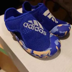 adidas キッズサンダル 青/オレンジ カモフラージュ