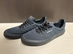 adidas ブラック スニーカー