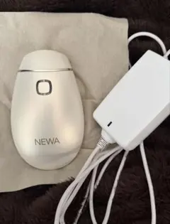 NEWA Lift 美顔器 ホワイト充電器付き - メルカリ