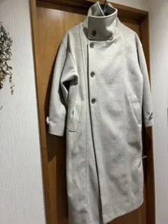 ベージュ　ロングコート　スタンドカラー
