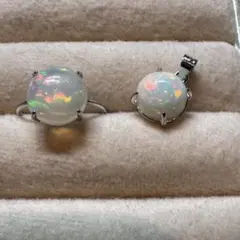 Pt オーストラリア産オパール ペアシェイプピアス 遊色あり - メルカリ