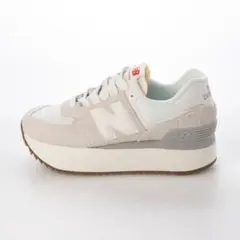 ニューバランス　厚底　スニーカー