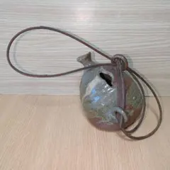 一輪挿し　壺　花器　花瓶　置物（オマケ花付き）