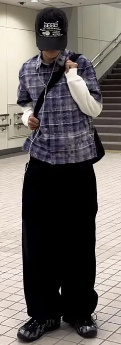 soraサ着用　H&M　半袖シャツ　古着 ストリート　秋服　シャツ