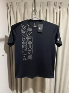 新品未使用 アンダーアーマー Tシャツ トレーニングウェア スポーツウェアのサムネイル