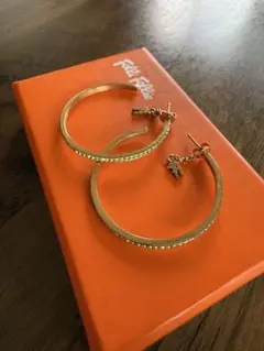 Felli Felli ストーン付きフープピアス