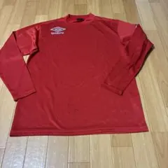 Umbro レッド 長袖シャツ　Ｍ