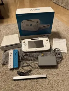 ★Wii U 本体 + 充電器+Wiiリモコン2台 + 付属品★ジャンク品★