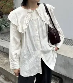 襟フリルブラウス