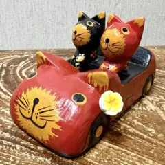 赤猫車に乗った猫さん 黒猫 赤猫 木製 バリ猫 アジア雑貨 バリ雑貨 木彫り