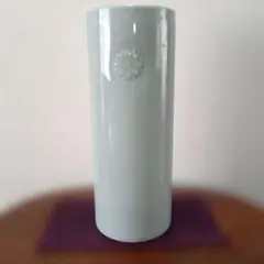 淡い青色の円筒形花瓶のサムネイル