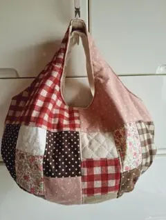 ピンク系チエック花柄パッチワーク　ころりん丸底グラニーバッグ　ハンドメイド