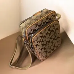 coach コーチ　ショルダーバッグ　斜めがけ