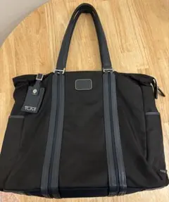 ⭐️未使用級⭐️TUMI エブリデイトートバッグ　レザー　ブラック　A収納可能 ⭐️未使用級⭐️TUMI エブリデイトートバッグ レザー ブラック