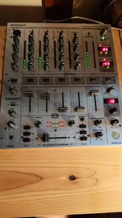 O*U様 BEHRINGER DJX700 DJミキサー（ジャンク扱い）のサムネイル