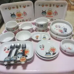 アンパンマン 子ども用食器セット　まとめ売り　沢山　21点　トレー