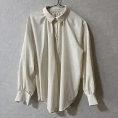 美品　アイボリーシャツ　a.v.v