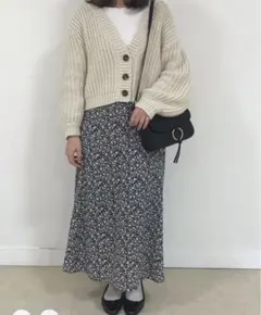 アルシーヴ　花柄Aラインスカートのサムネイル