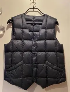 JACKET REQUIRED ブラック ダウンベスト